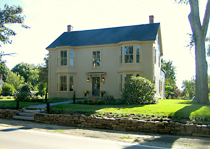 Munro House - Front Garden